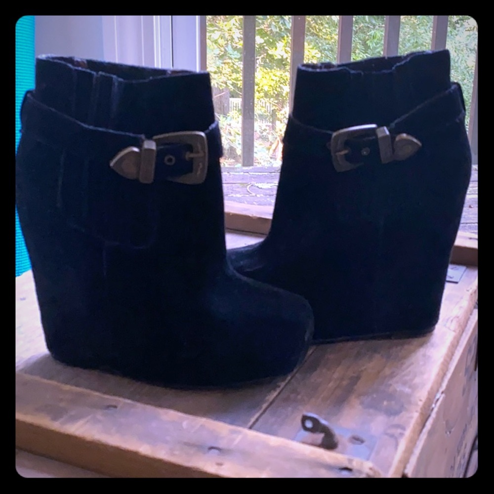 Betsy Johnson wedge boot